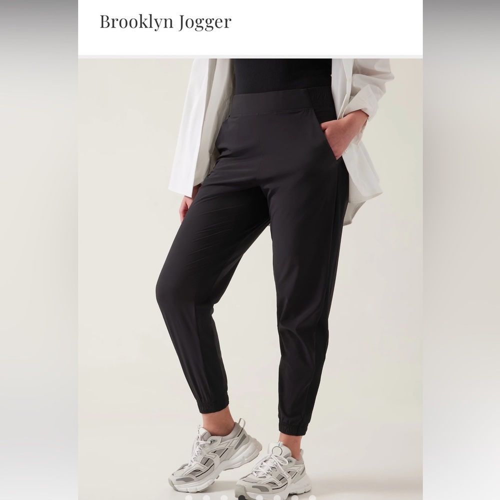 Athleta Textured Brooklyn Jogger Black Size 0 but fits size 2/4
